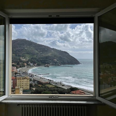 Апартаменты Ocean View Flat With Wi-Fi, Ac And Elevator To Town Леванто Экстерьер фото