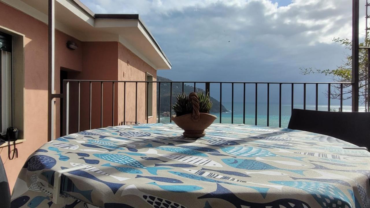 Апартаменты Ocean View Flat With Wi-Fi, Ac And Elevator To Town Леванто Экстерьер фото